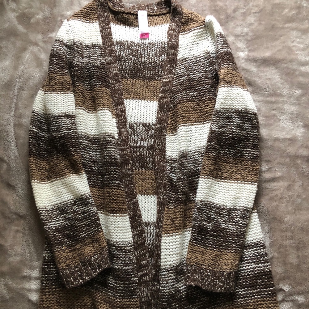 Brown/ white cardigan